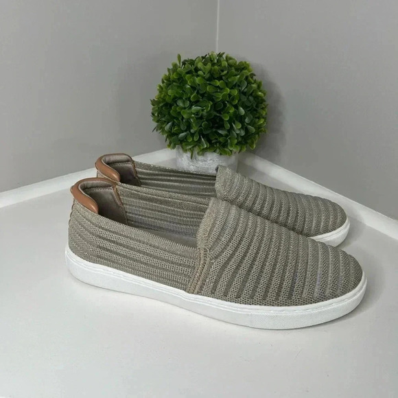 Kelly & Katie Ellina Mesh Slip-On Sneaker - Picture 3 of 12